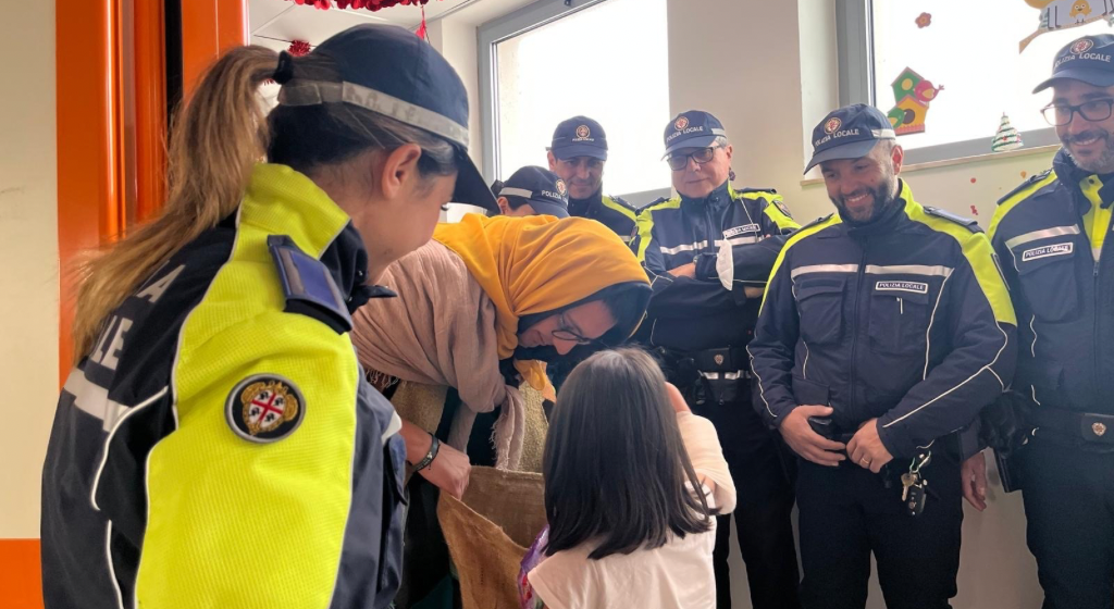 Solidarietà per i piccoli del Microcitemico: “La Befana dei Vigili”