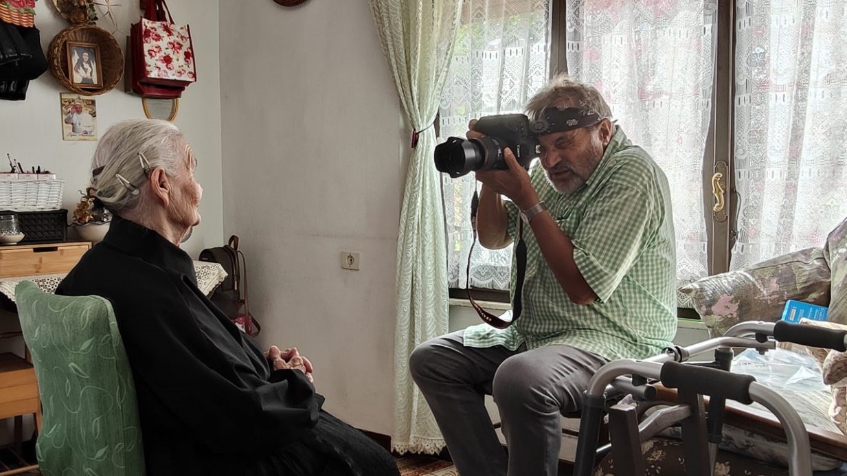 Addio a Oliviero Toscani, in Sardegna uno degli ultimi lavori