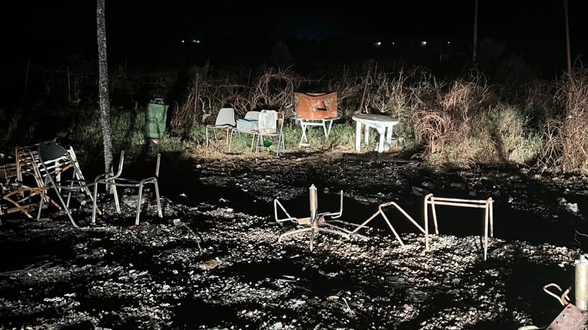 Selargius, bruciato il presidio degli attivisti contro il Tyrrhenian Link