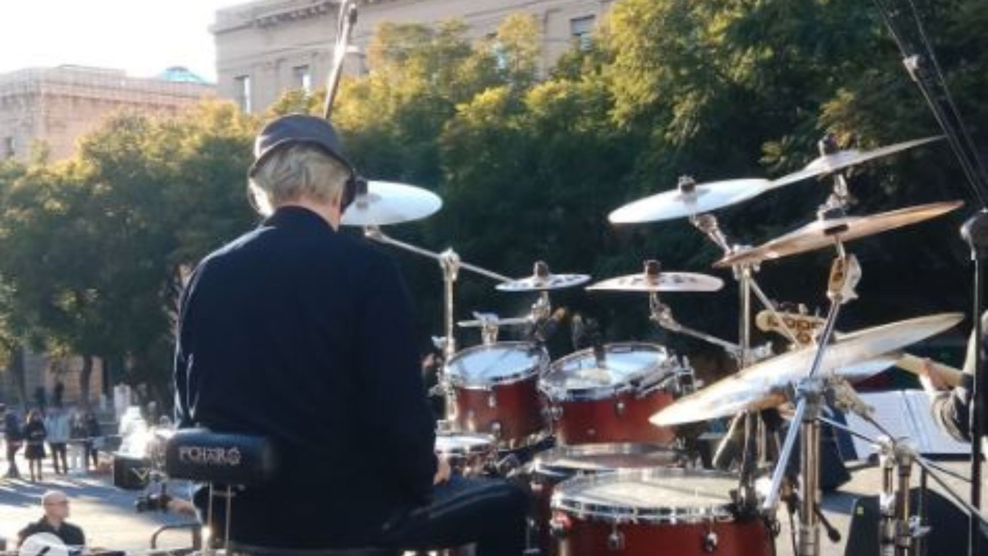 Stewart Copeland ringrazia Cagliari per il Capodanno: “Serata folle!”