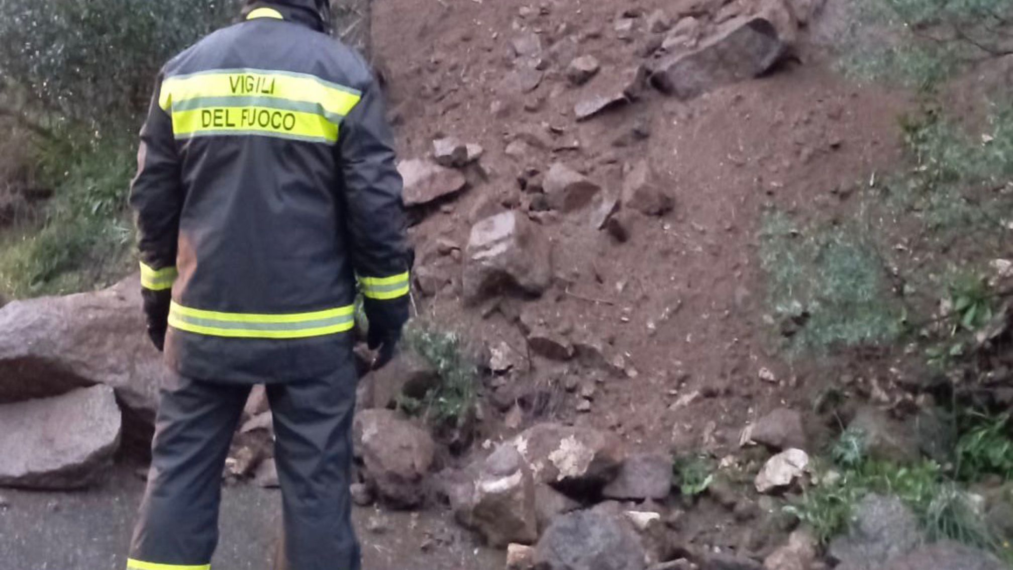 Nuoro, smottamenti e frane nelle strade dovute al maltempo