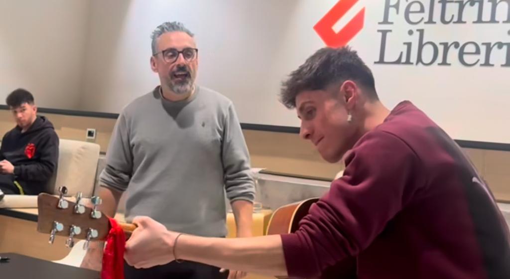 Bandito canta “L’albero delle noci” in sardo: Brunori Sas a bocca aperta