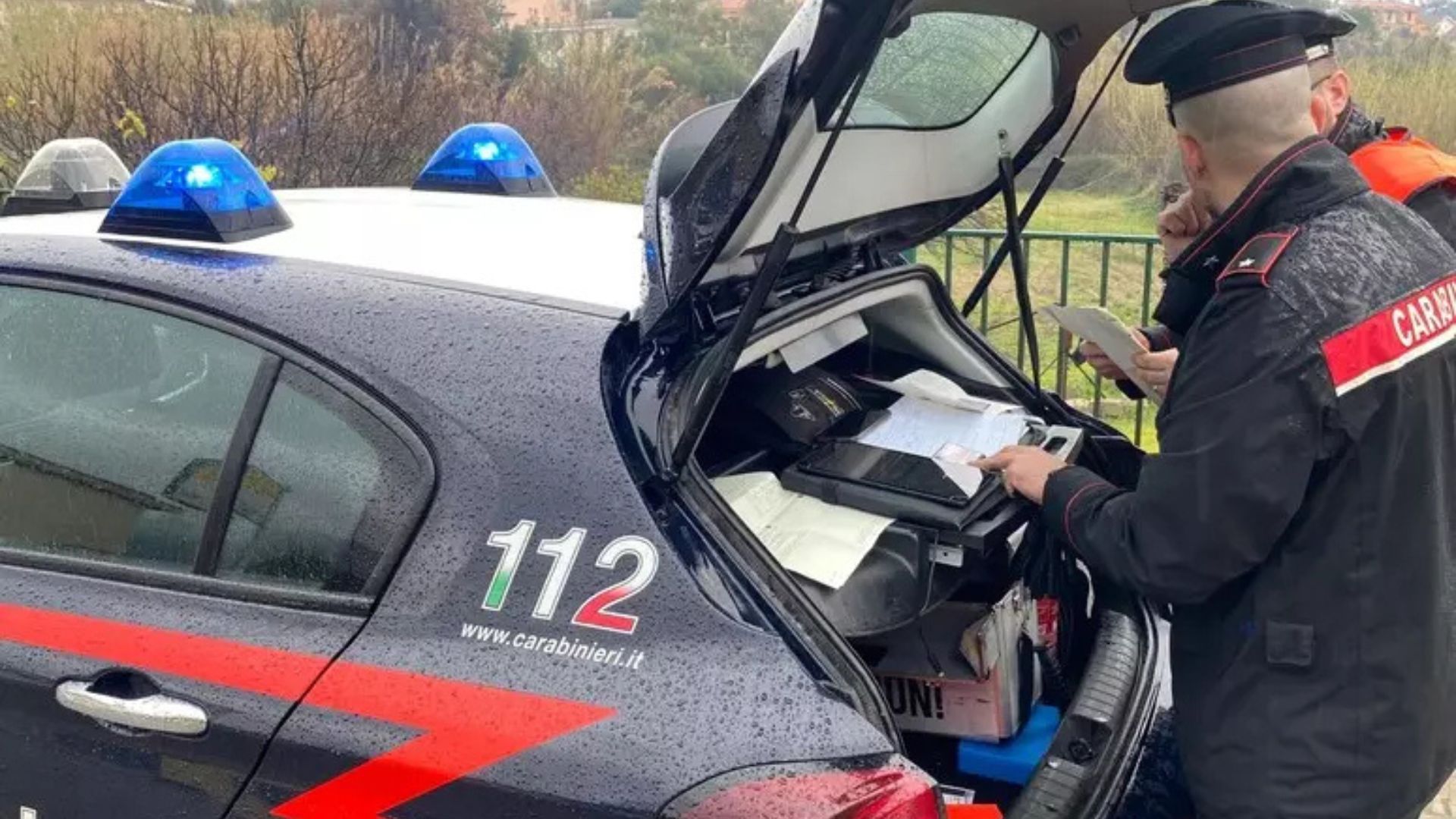 Gesturi alla guida sotto l’effetto di cocaina: patente ritirata