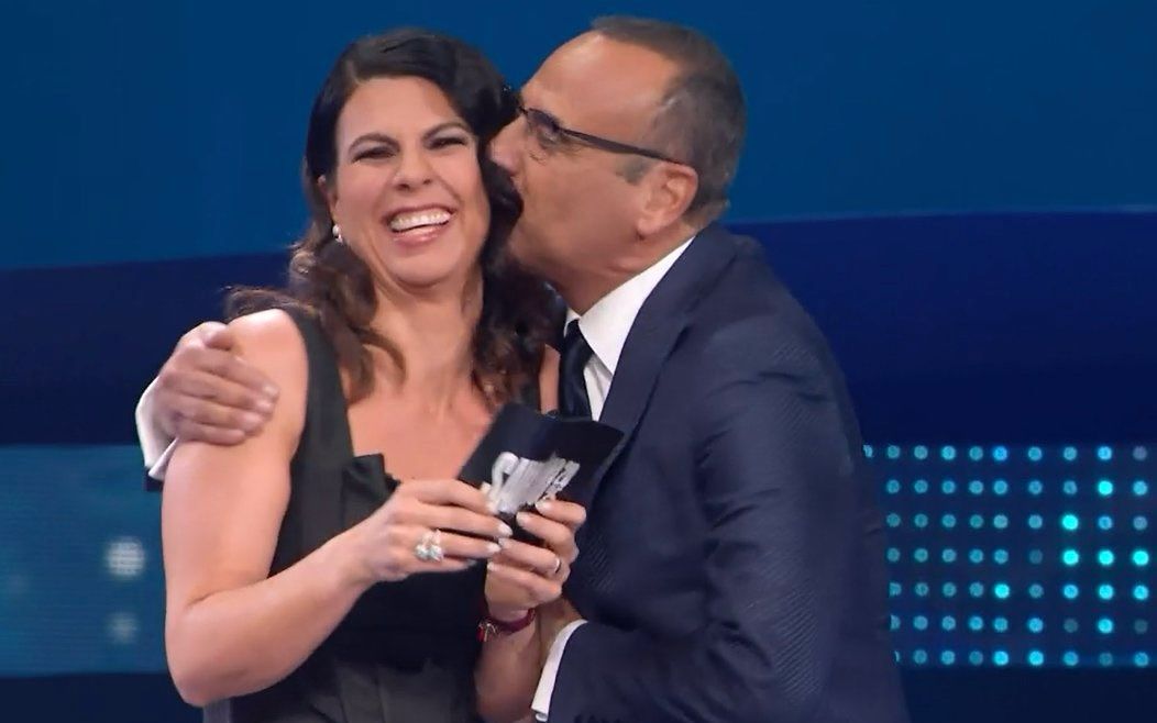 Sanremo, una battuta di Geppi Cucciari finisce nella “bufera”