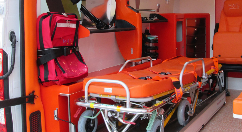 Nuoro, altro pedone investito: donna scende dall’auto e viene travolta