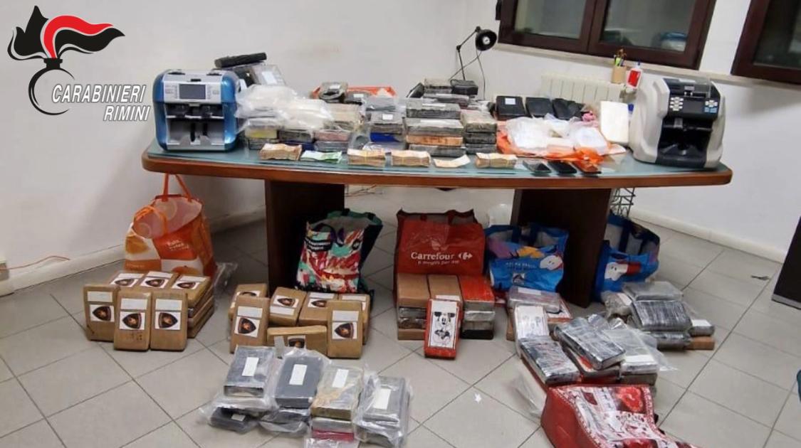 Maxi blitz a Cagliari: 39 indagati per furti, rapine e droga